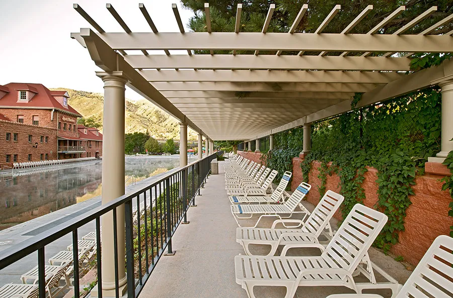 Featured image for “Trex Pergola at Glenwood Hot Springs Resort – Video”Glenwood Hot Springs was looking to provide shade to over 200’ of terraced pool deck so that guests could retreat from the intense Colorado sun.13170:full
