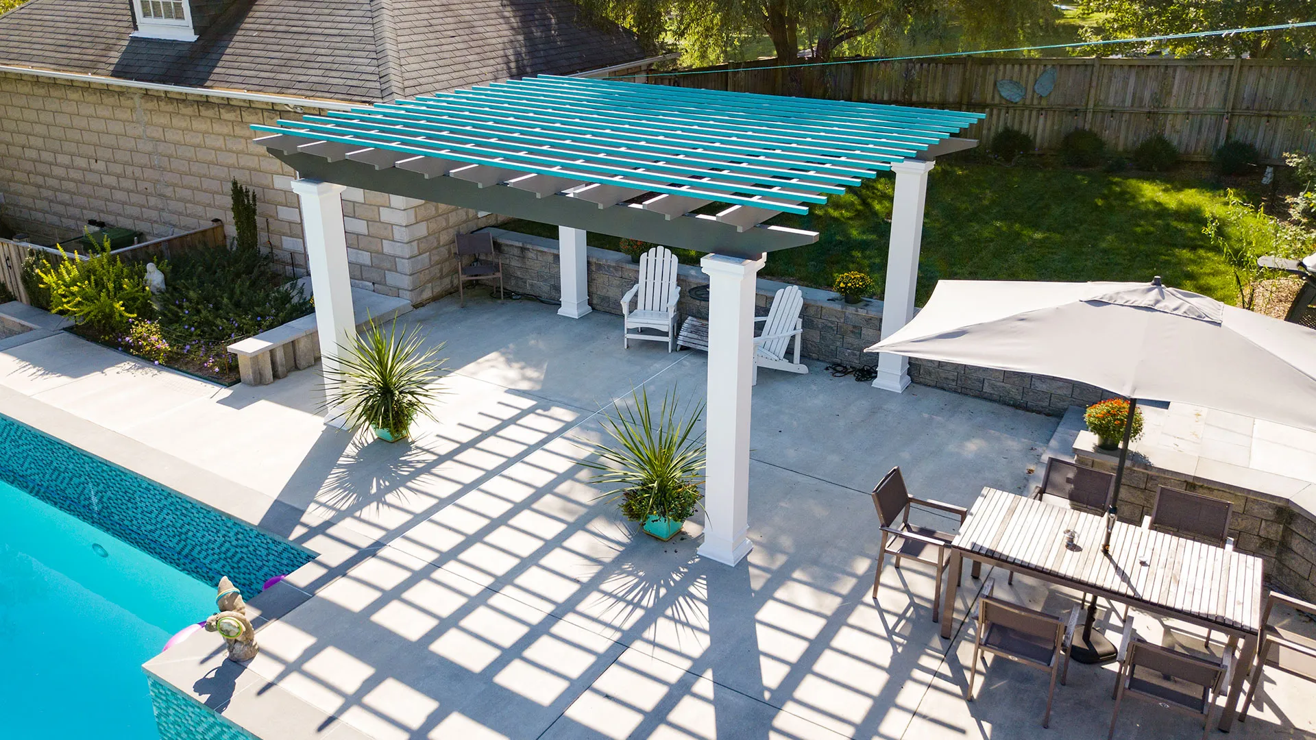 Multi-color Trex Pergola poolside - Baltimore, MD